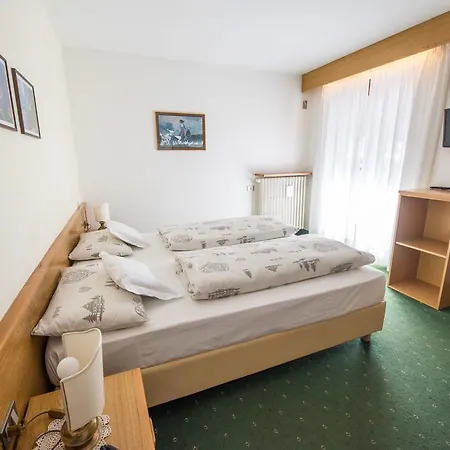 Hotel Garni Bucaneve 2*