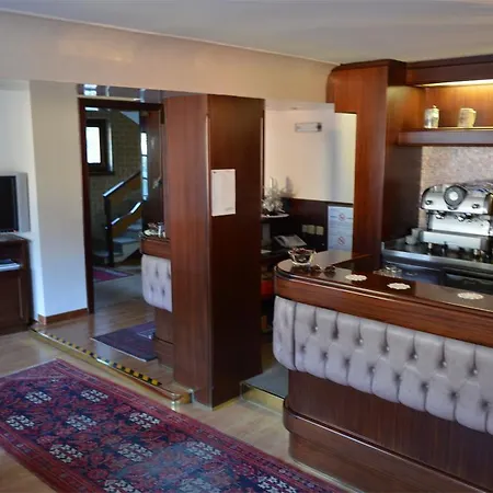 Hotel Garni Bucaneve 2*