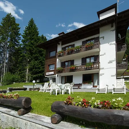 Hotel Garni Bucaneve Madonna