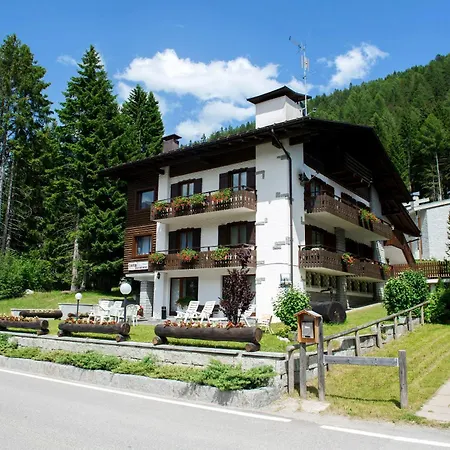 Hotel Garni Bucaneve 2*