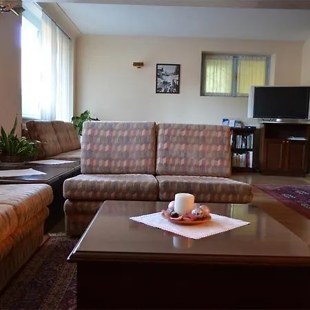 Garni Bucaneve Hotel
