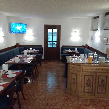 Garni Bucaneve Hotel